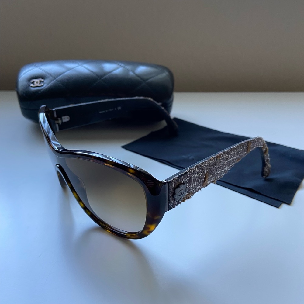 Chanel tortoise tweed CC sunglasses, 5242
